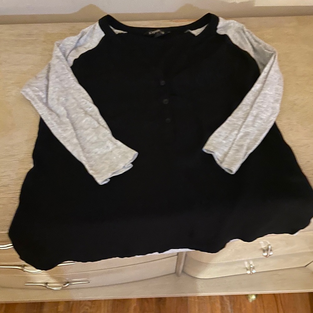 3/4 length sleeve shirt